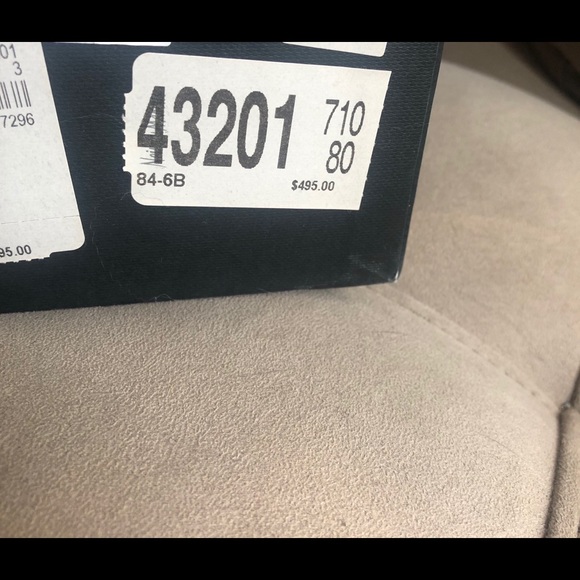 Rag and Bone ankle boots. - Picture 3 of 9